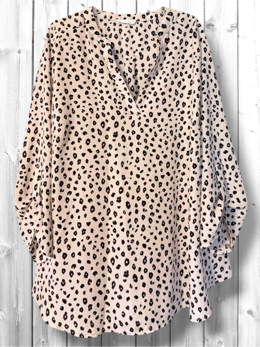 🌼Lush Blush Leopard Print Split-Neck Tunic